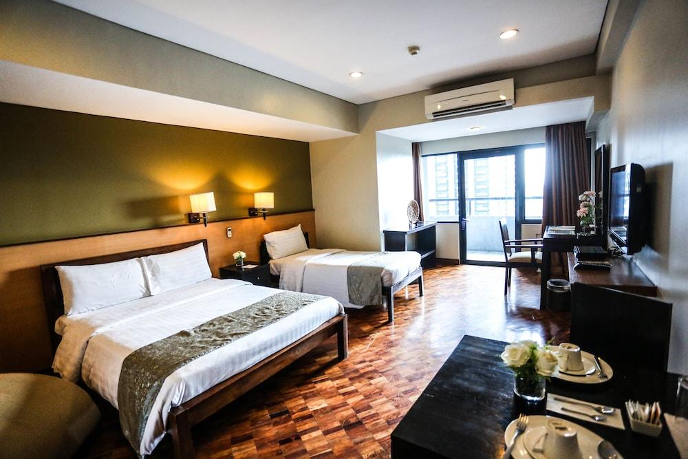 The Malayan Plaza Hotel Pasig City Esterno foto