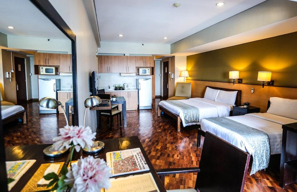 The Malayan Plaza Hotel Pasig City Esterno foto