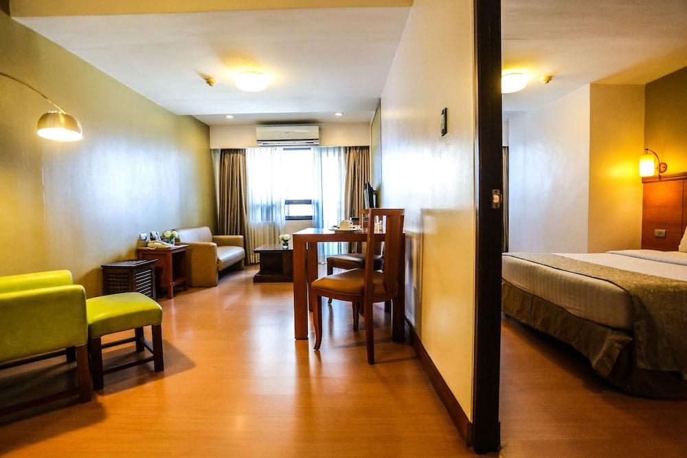 The Malayan Plaza Hotel Pasig City Esterno foto