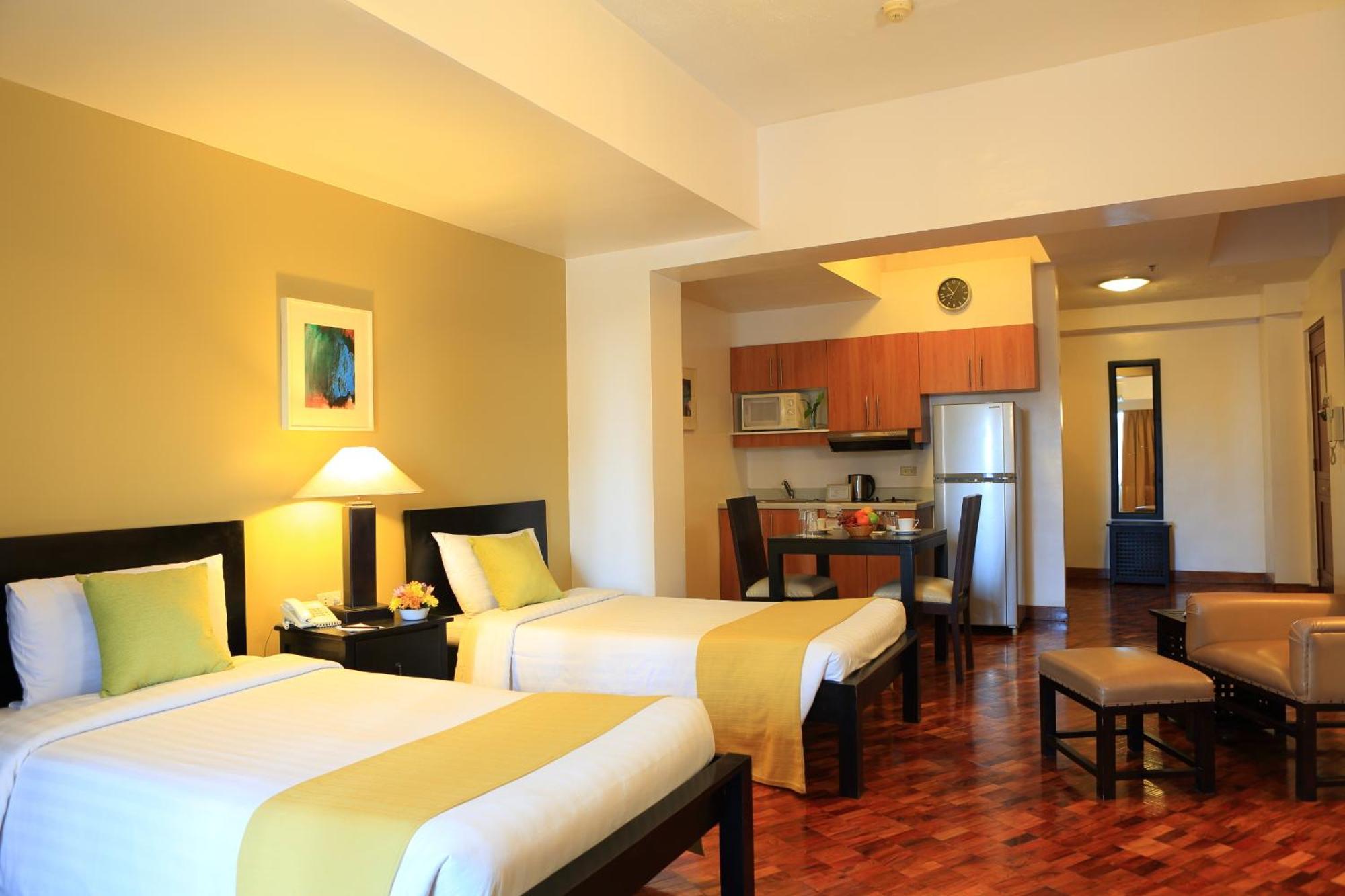 The Malayan Plaza Hotel Pasig City Esterno foto