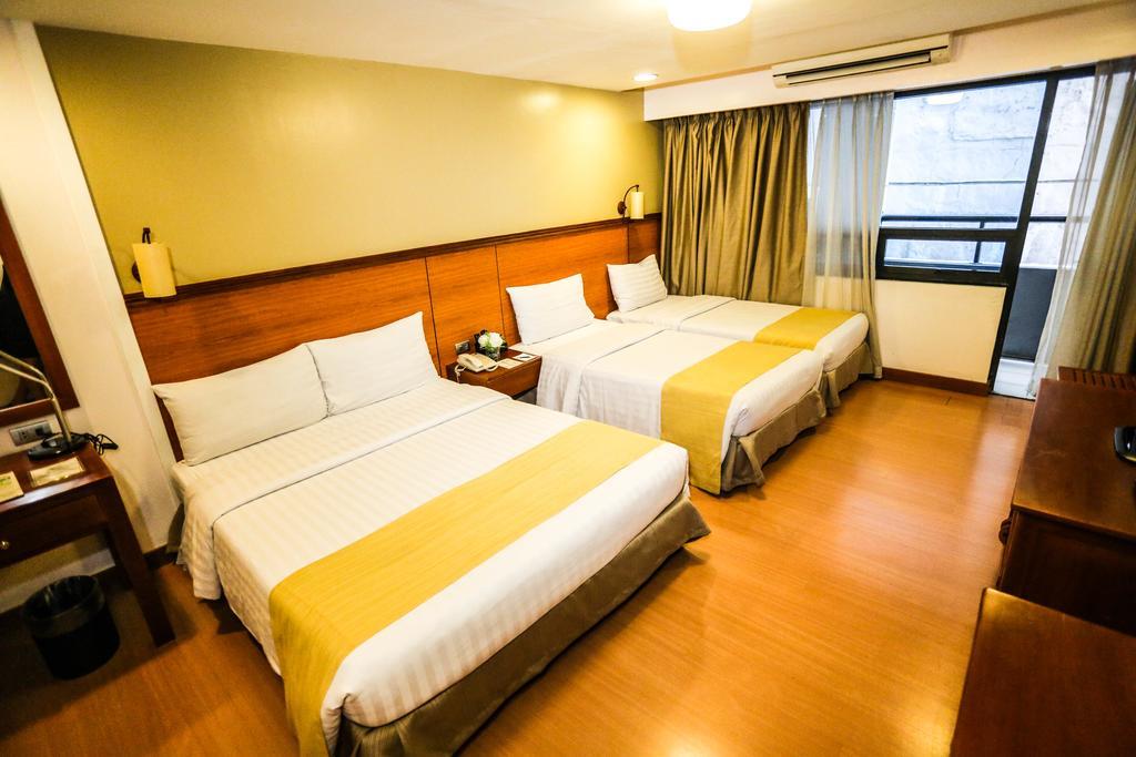 The Malayan Plaza Hotel Pasig City Esterno foto
