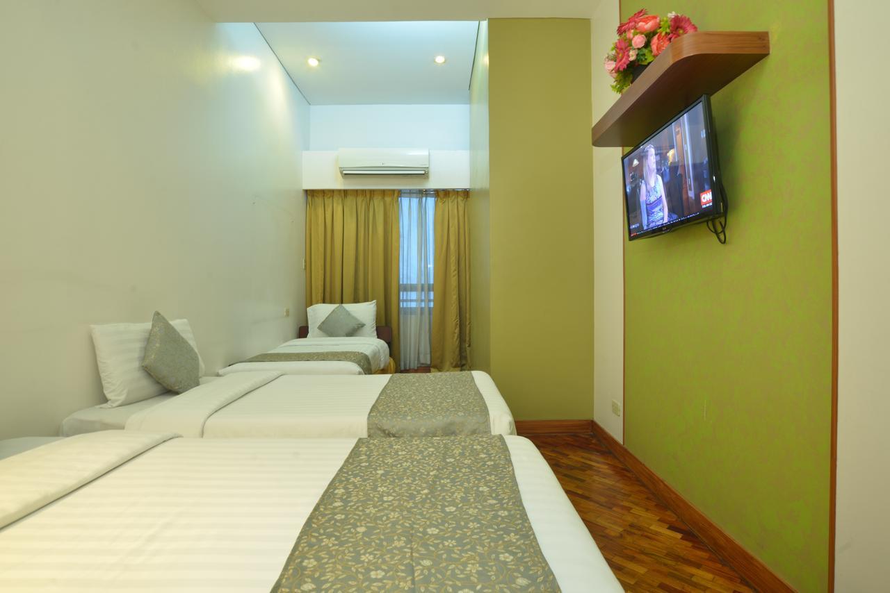 The Malayan Plaza Hotel Pasig City Esterno foto